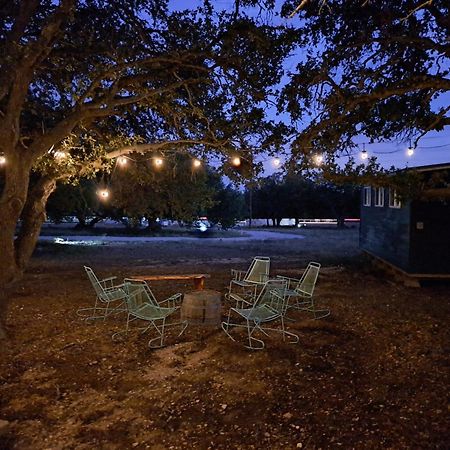 The Container Retreat @ 290 Wine Trail #9 Get Away Today! Hye Bagian luar foto