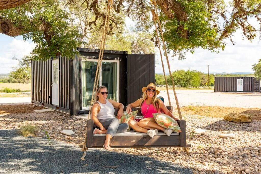 The Container Retreat @ 290 Wine Trail #9 Get Away Today! Villa Hye Bagian luar foto